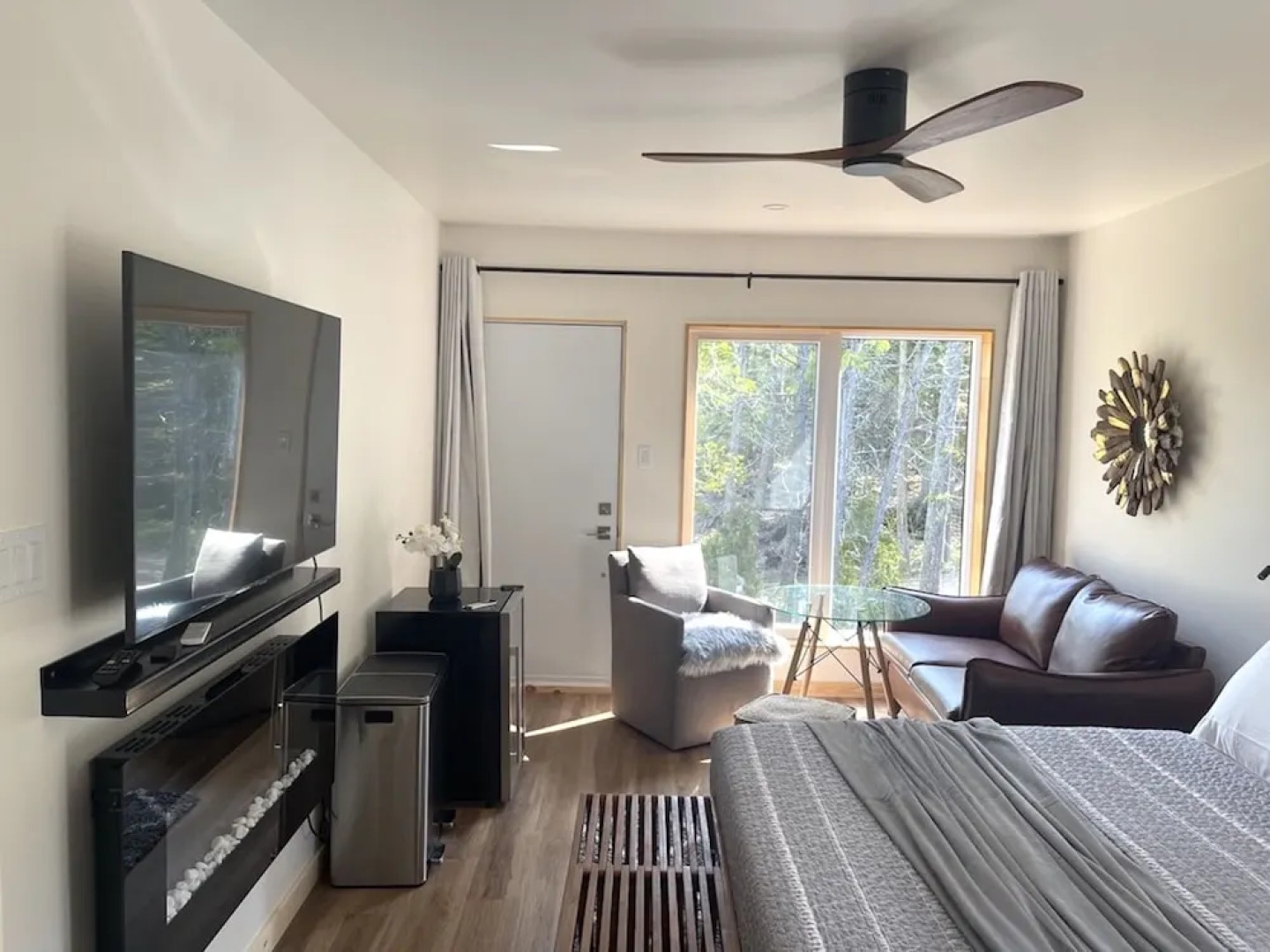 Stone Cove Waterfront Adults Only B&B