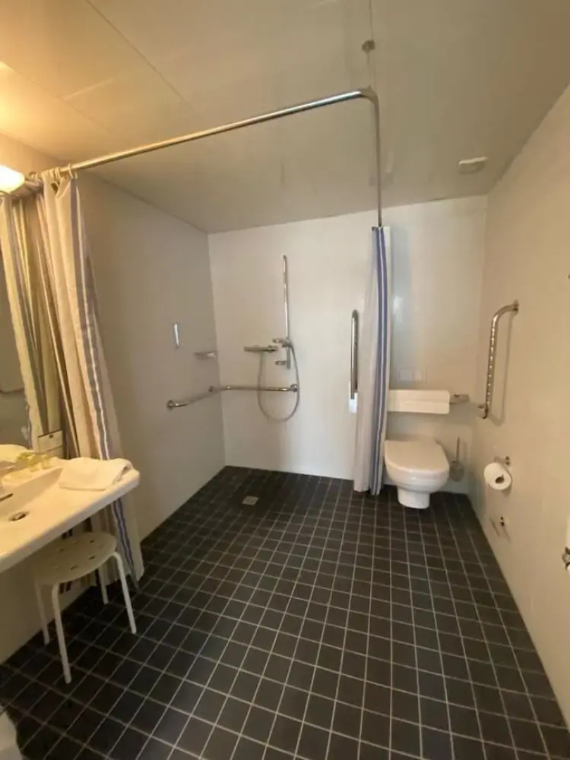 Hotel Regina - DG drei D.G. GmbH