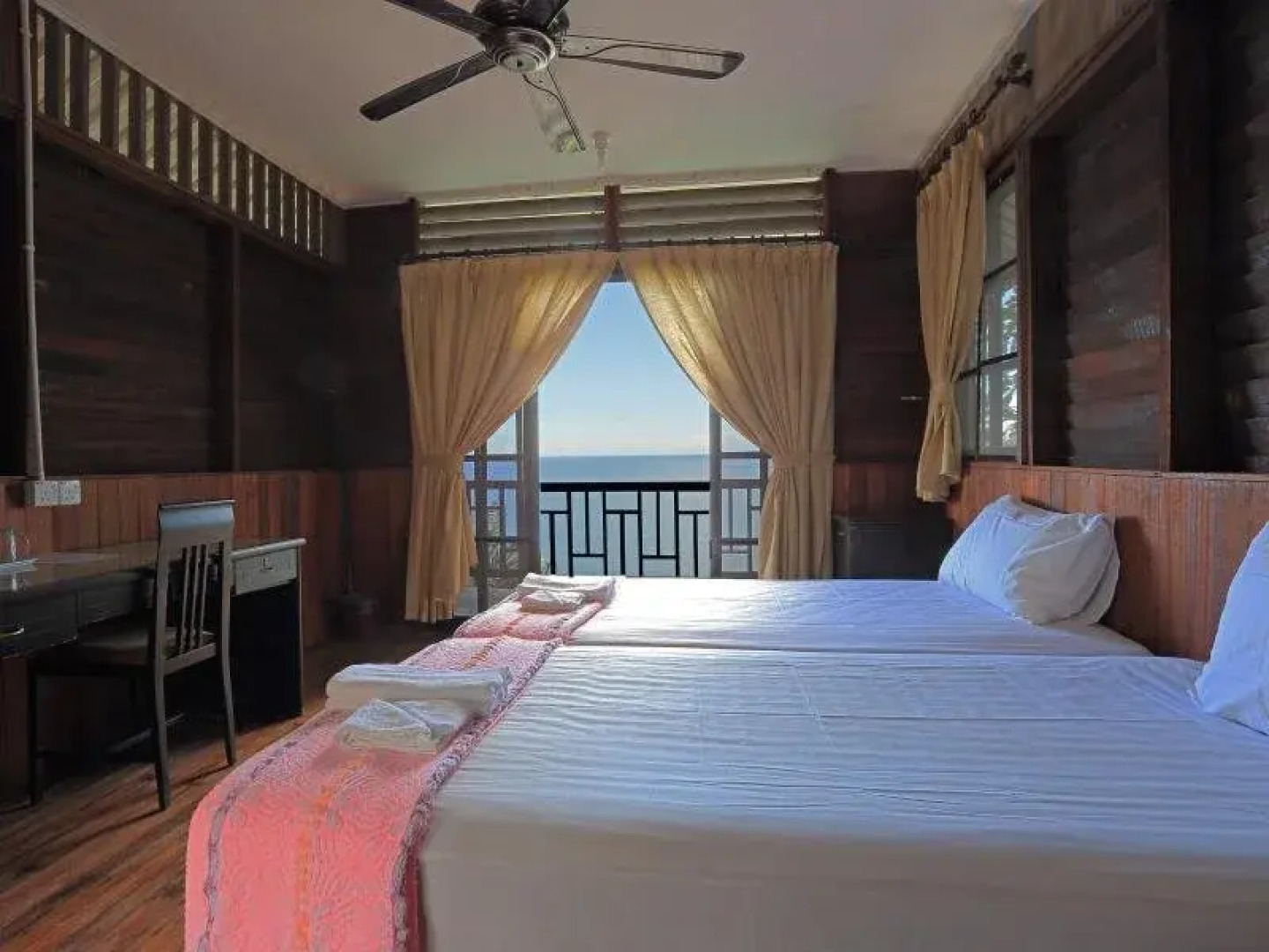 Sunborneo Island Resort