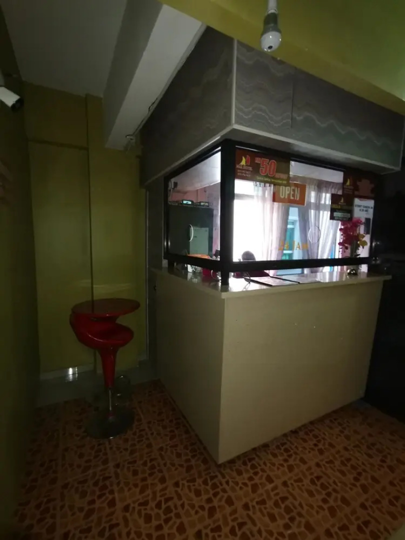 OYO 89951 Maa Hari Hotel