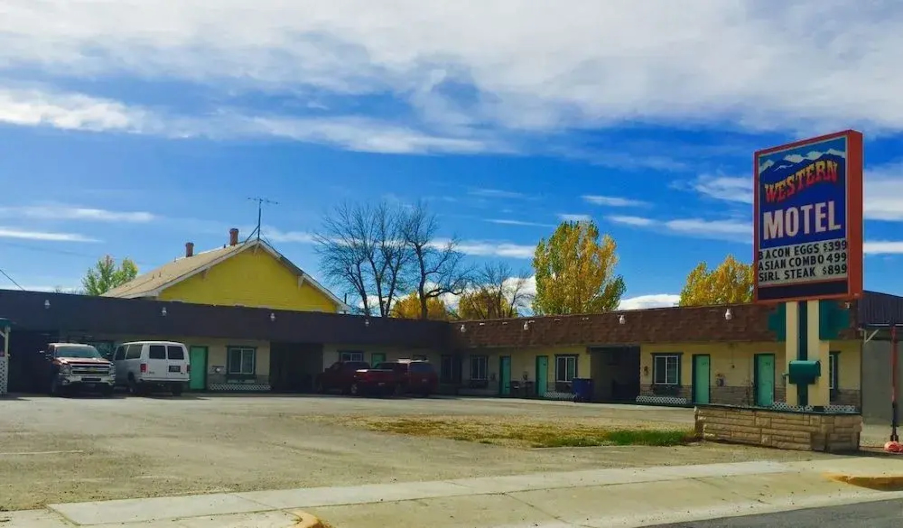 Western Motel Lovell