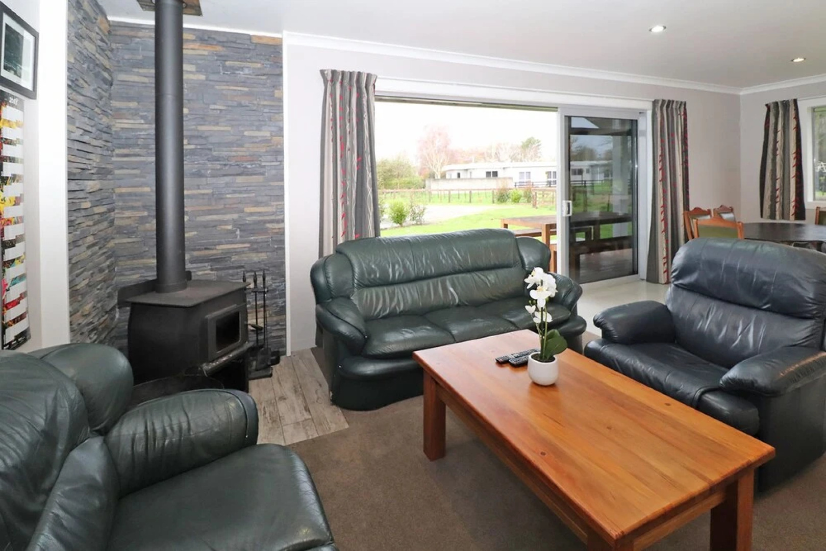 Country Living on Raynes Road