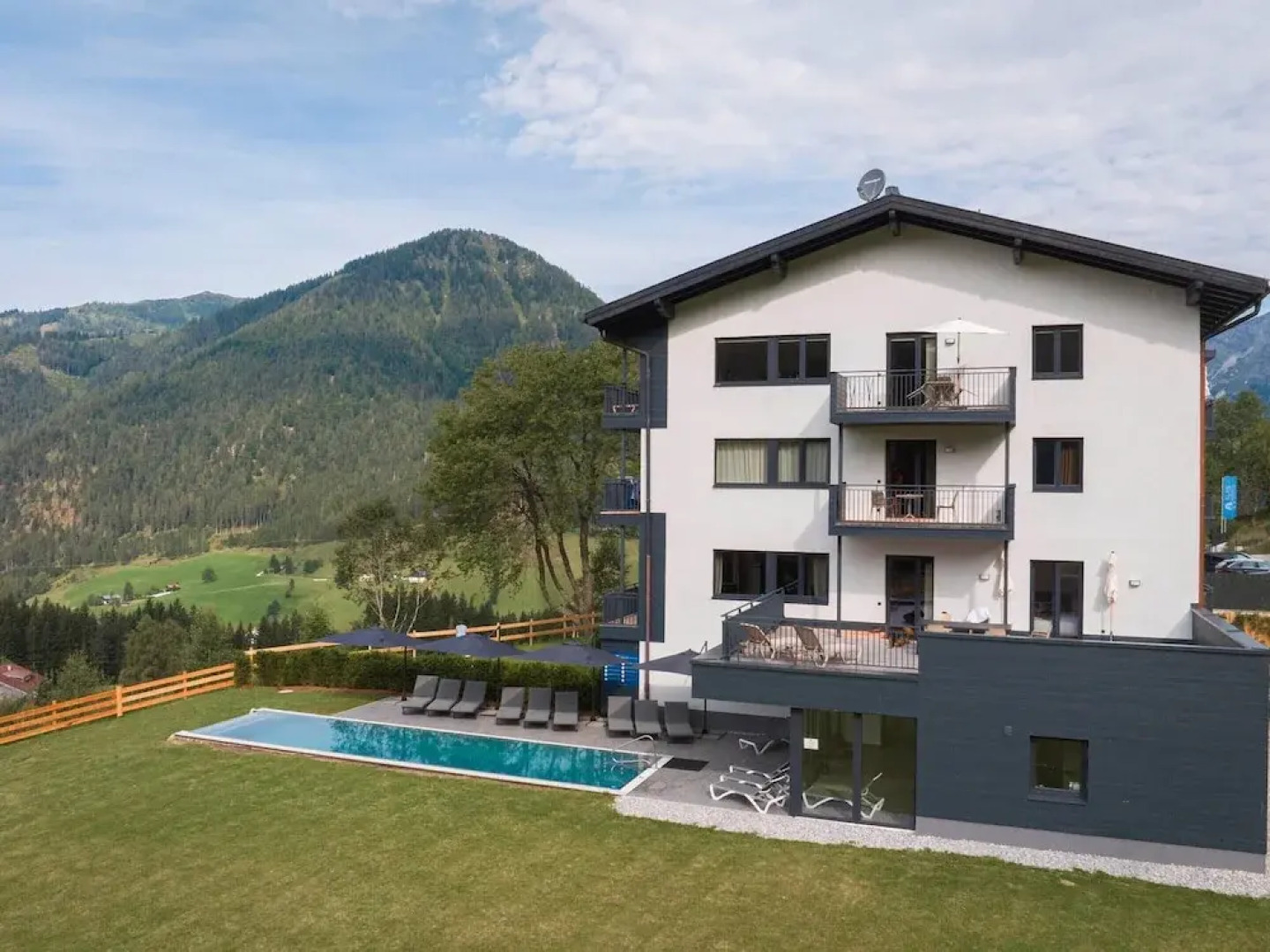 Appealing Apartment With Shared Sauna