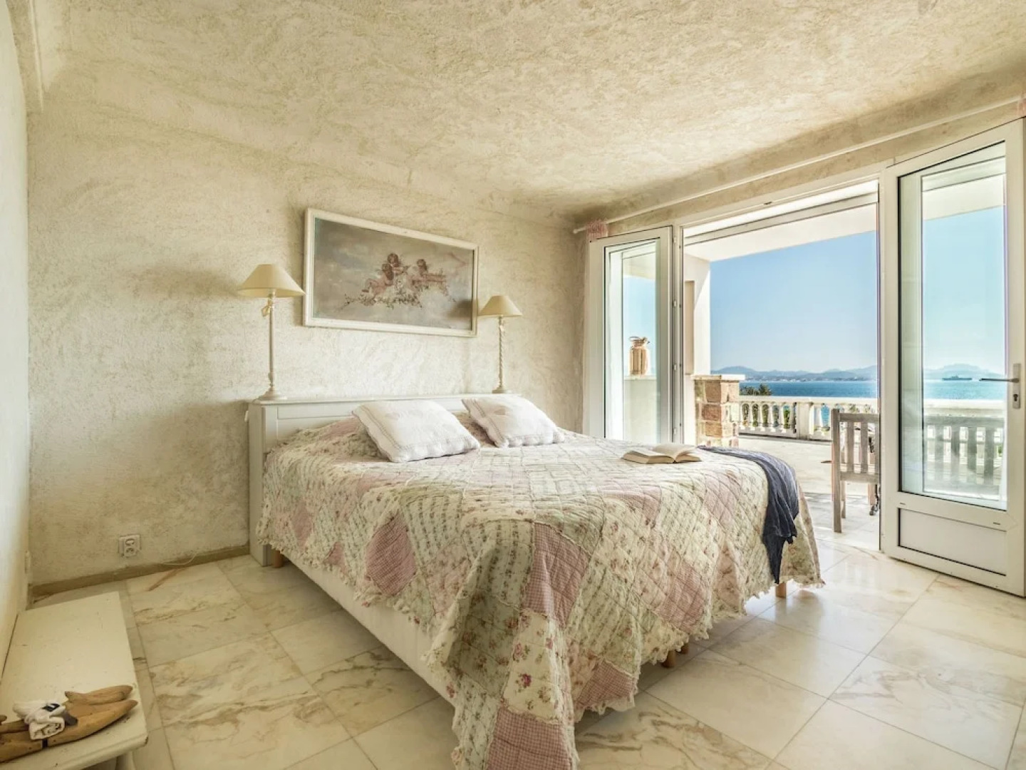 Luxury Villa with Jacuzzi in Les Issambres