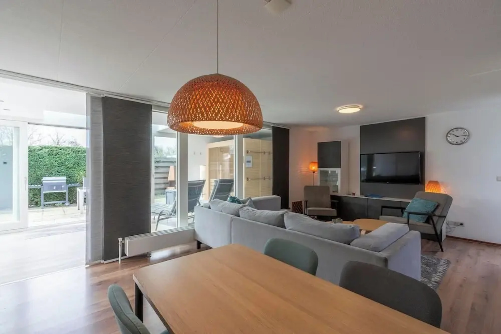 Bungalow With Sauna and Pool in Quiet Location