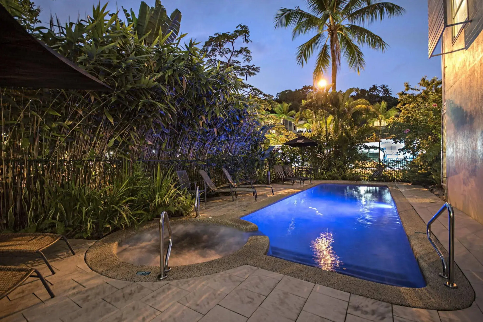 Port Douglas Apartments - Adults Only Oasis