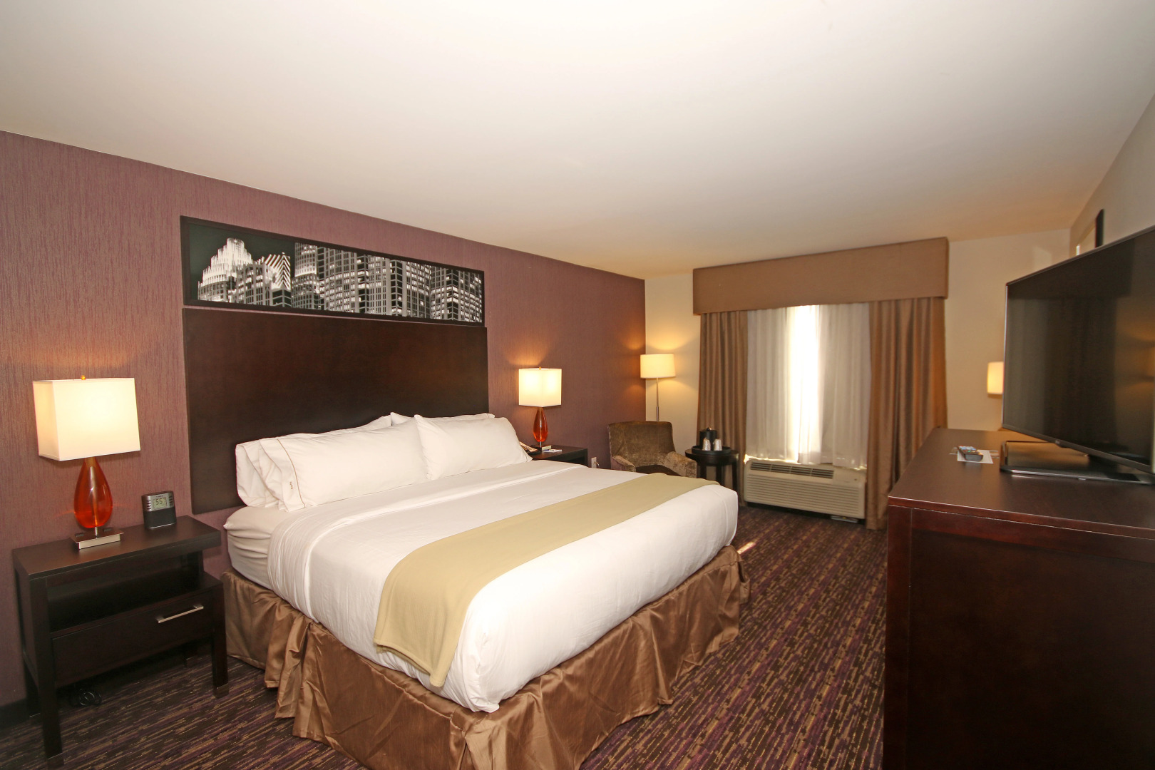 Holiday Inn Express & Suites Charlotte North by IHG