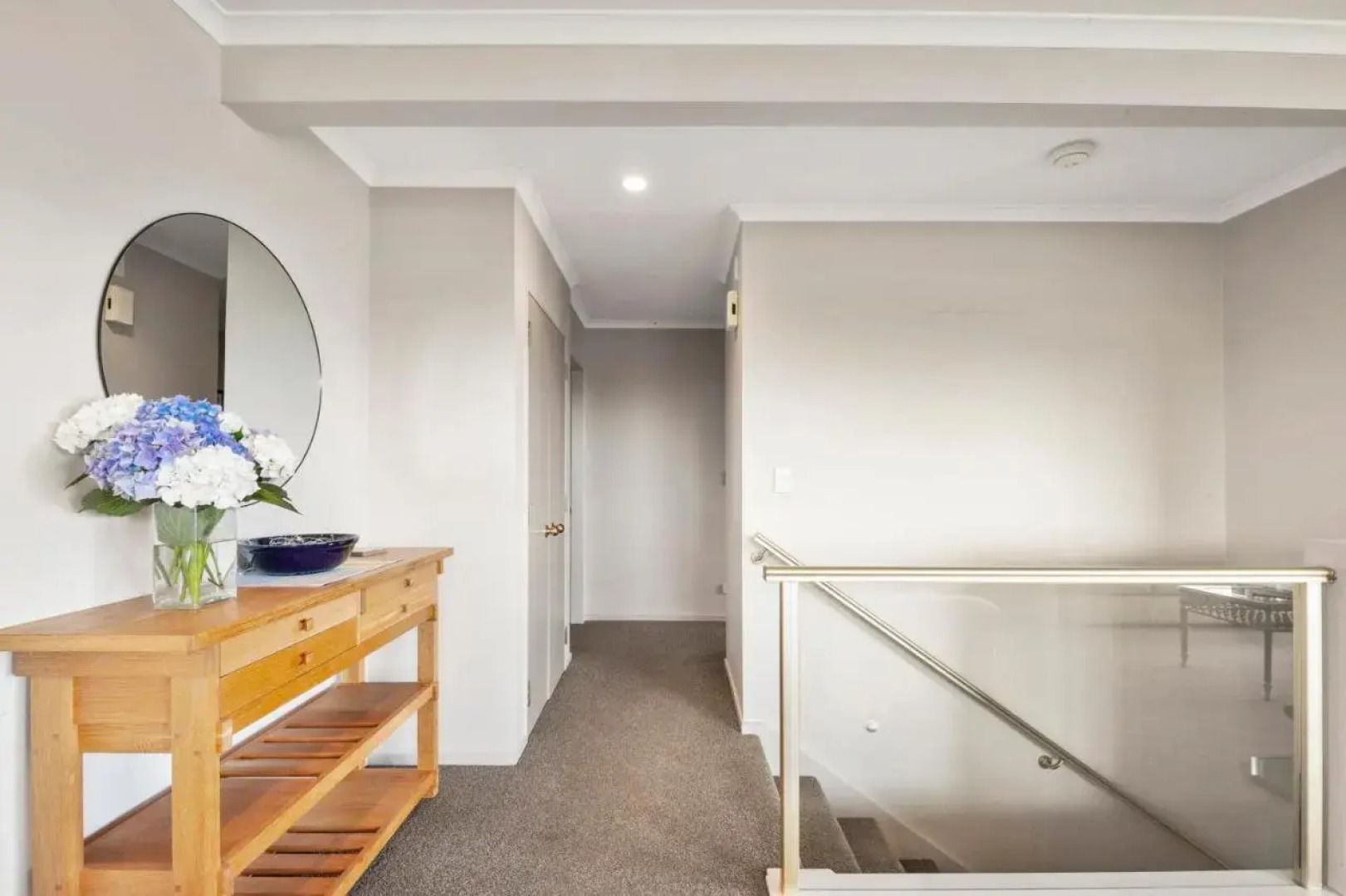 Above The Lake Bed Breakfast