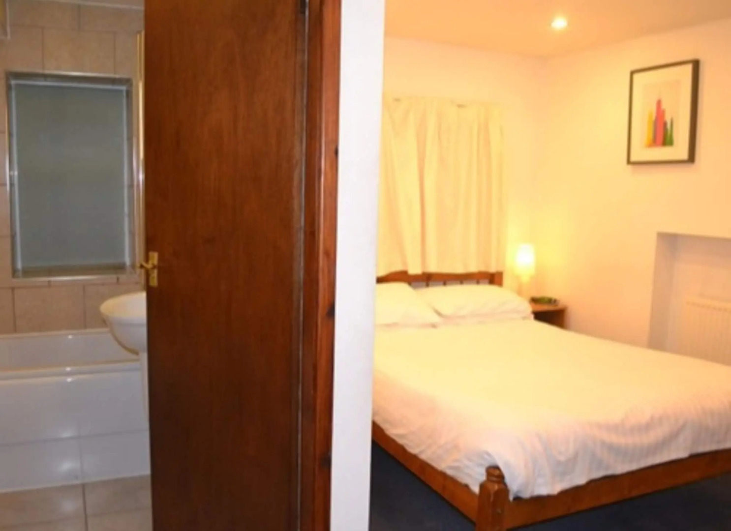 The Queens Head Hotel