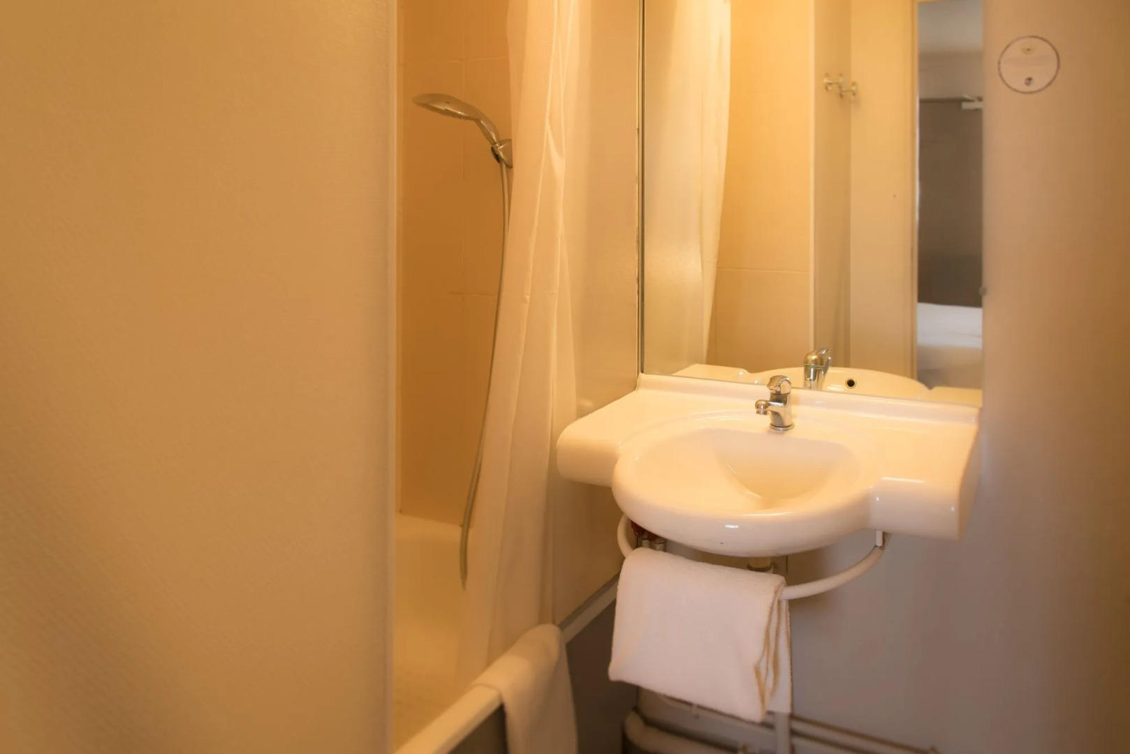 B&B HOTEL Lens Noyelles-Godault