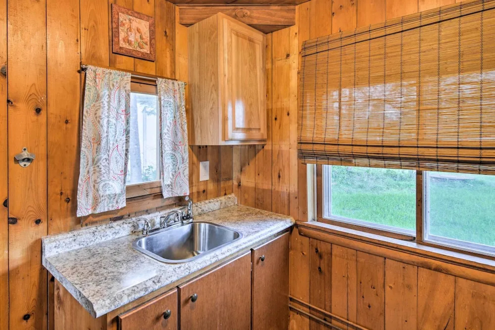 Lovely Lake Huron Getaway: Beach Access & Kayaks!