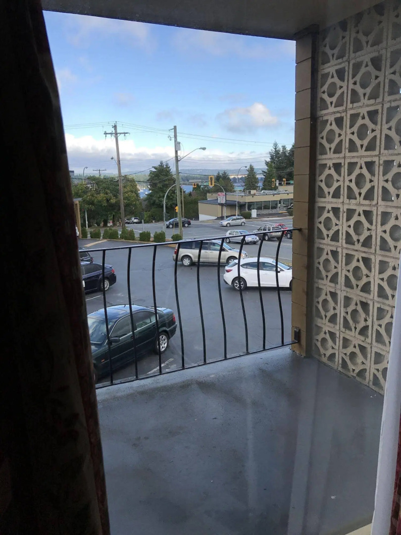 The Port-O-Call Inn & Suites