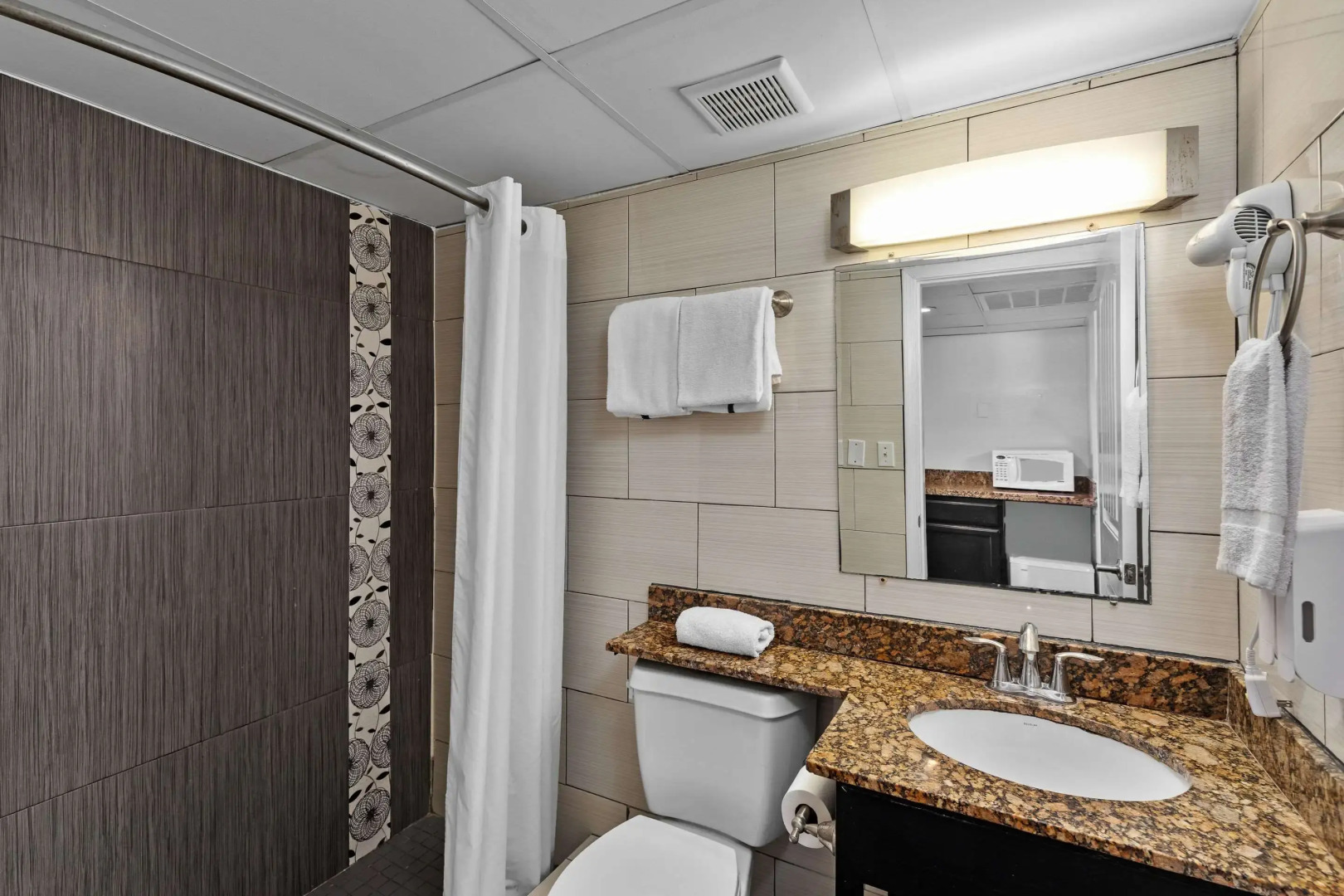 WindWater Hotel and Marina