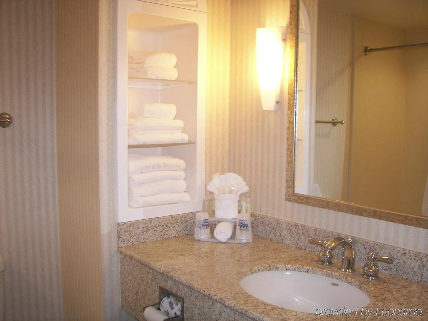 Holiday Inn Express Hotel & Suites Drums by IHG