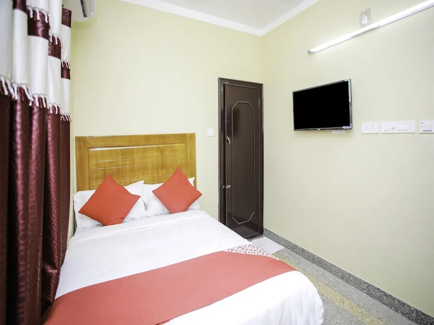 OYO 26607 Sri Subbiah Inn