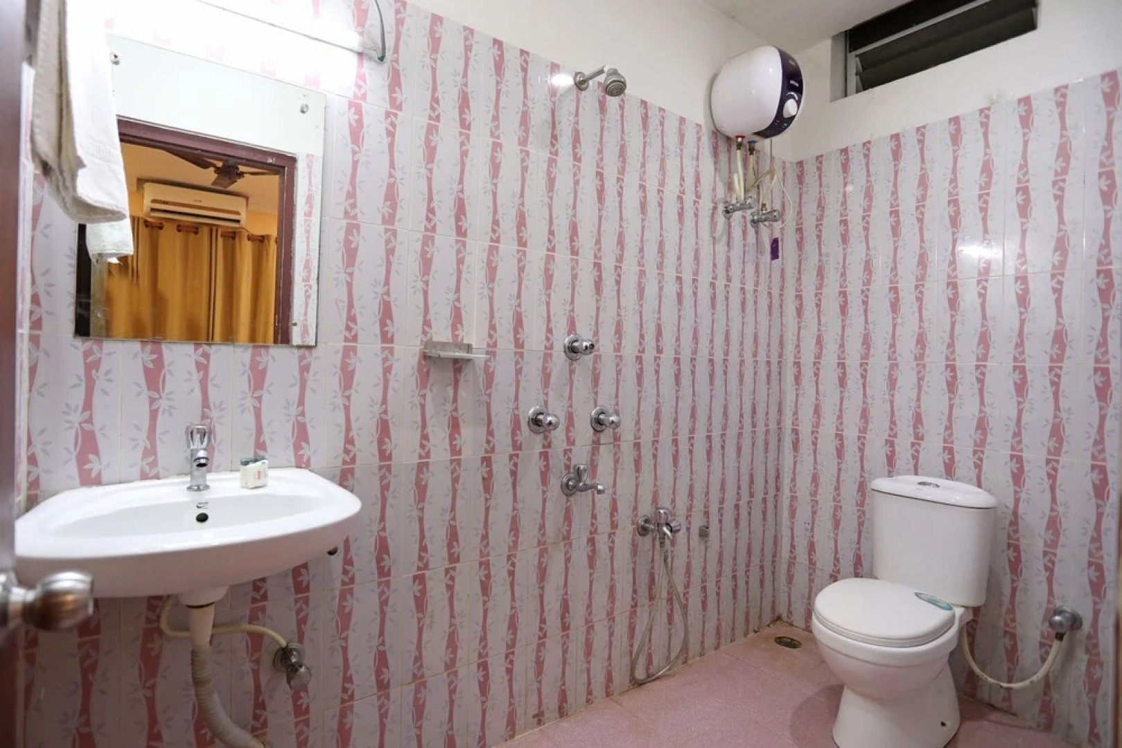 OYO 5975 Hotel SKS Goldmine