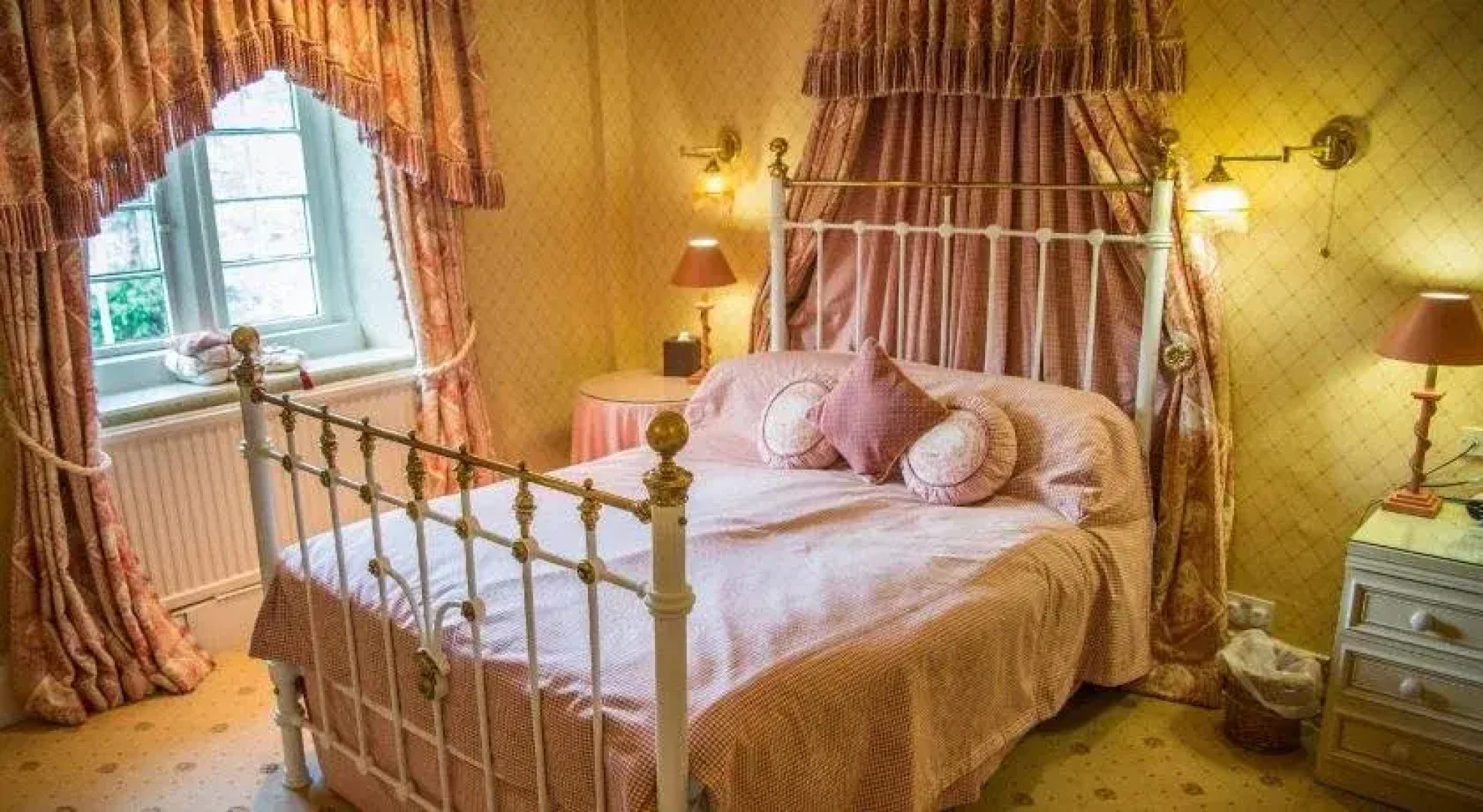 Riverside House Hotel