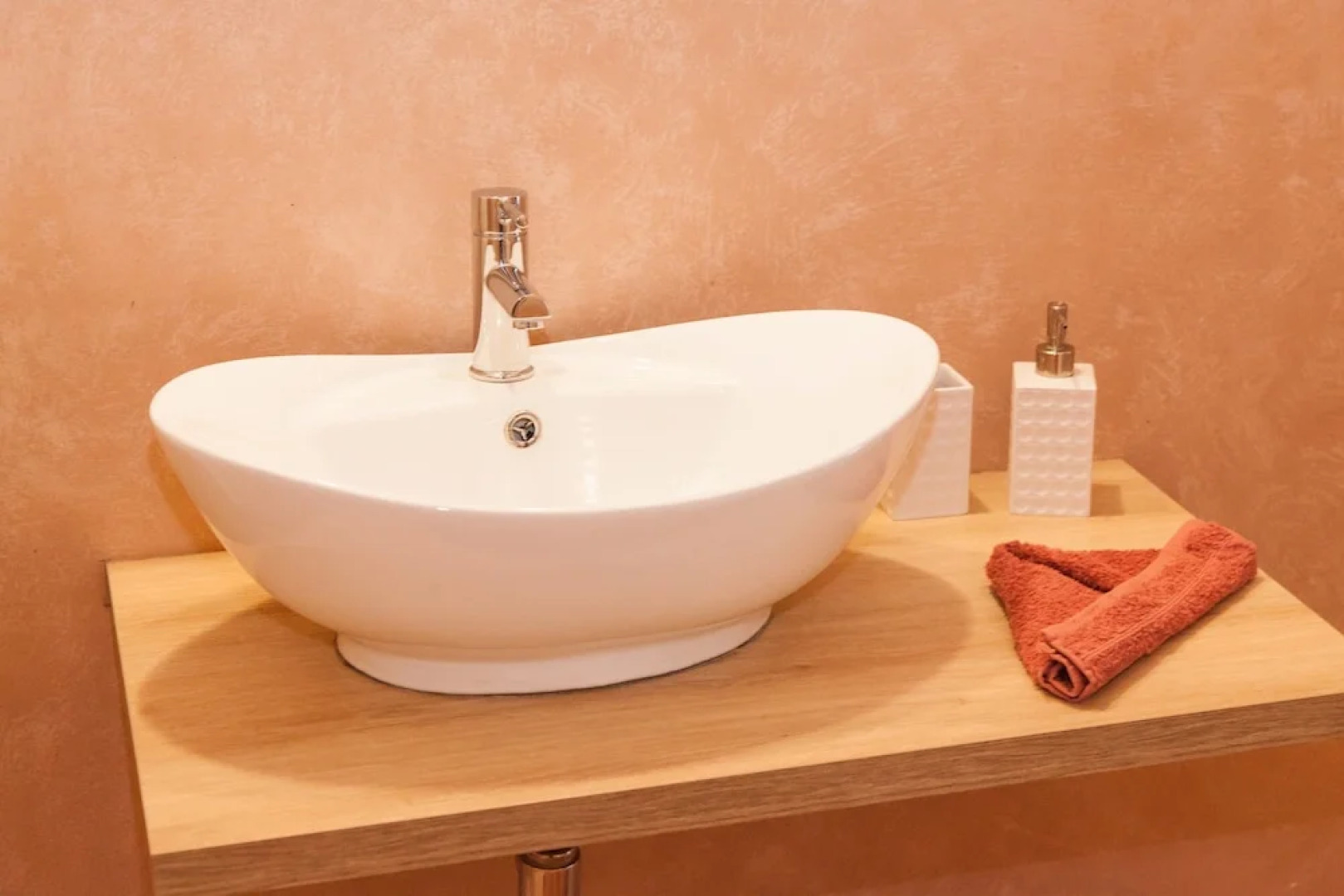 Fabulous Apartment Across Flisvos