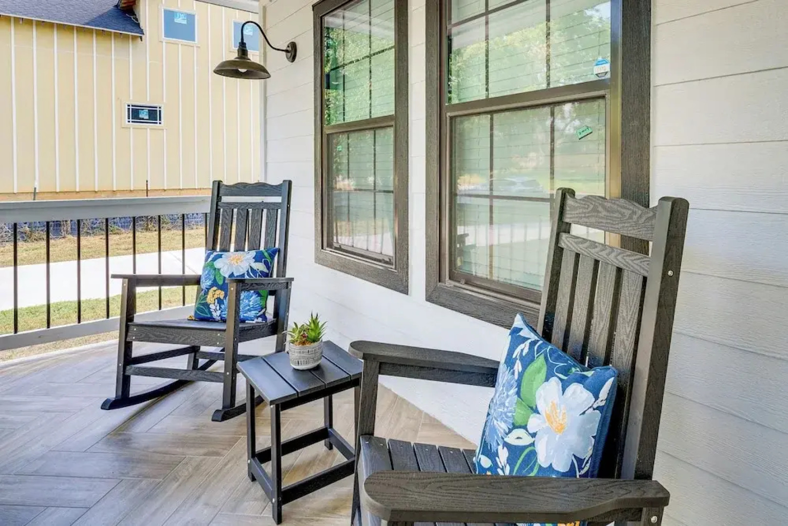 1 Mi to Dtwn Brenham! 'the Bell & Bloom Cottage'