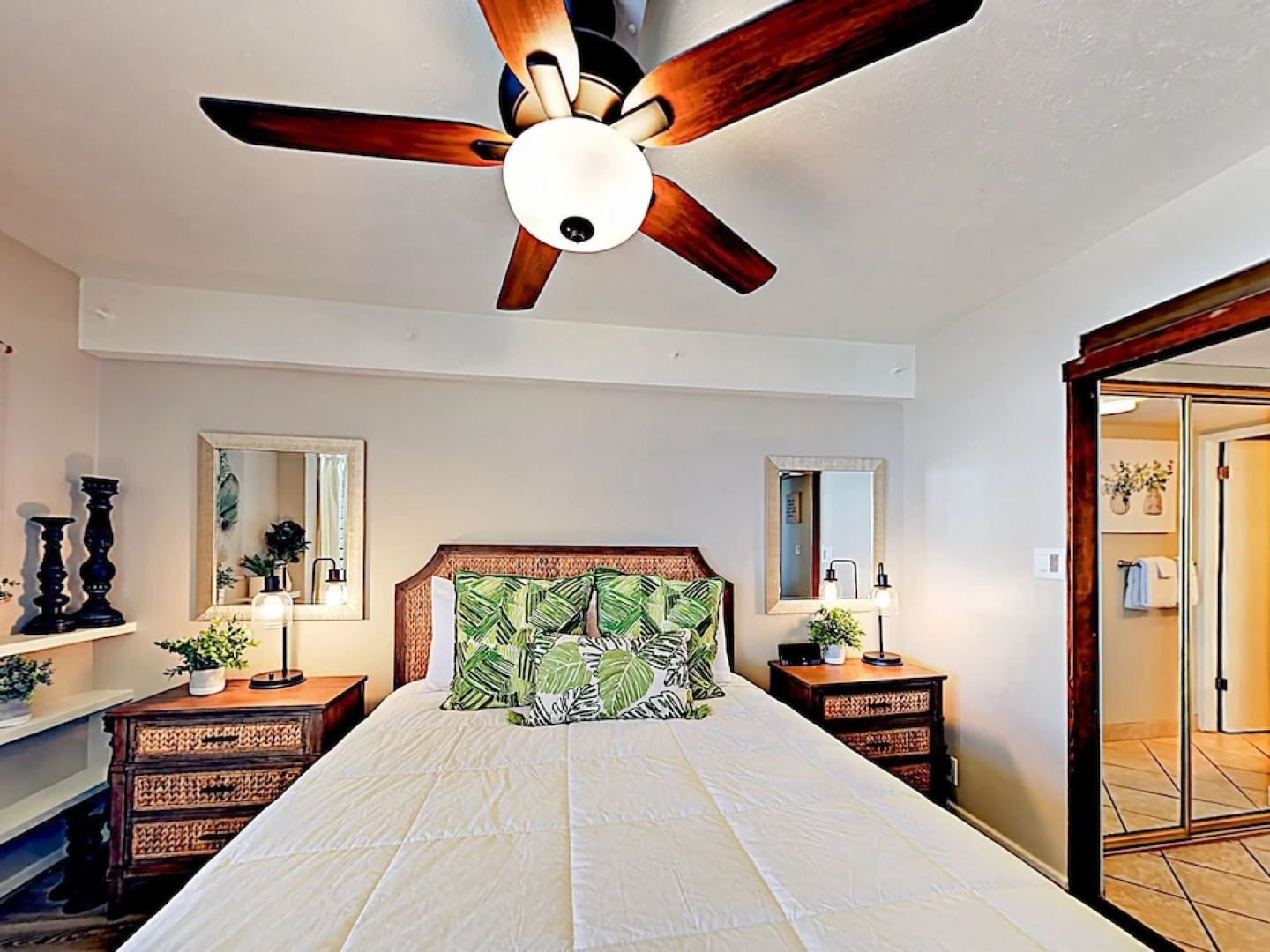 Lower Honoapiilani Condo Unit #404 2 Bedrooms 2 Bathrooms Condo