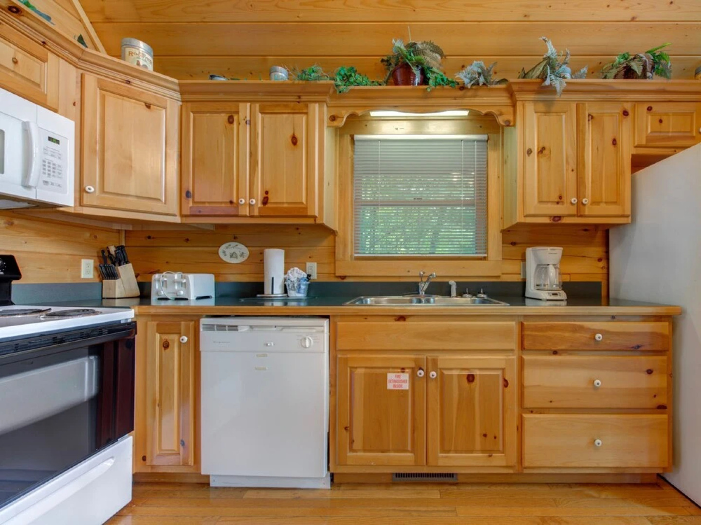 Trails End - Two Bedroom Cabin