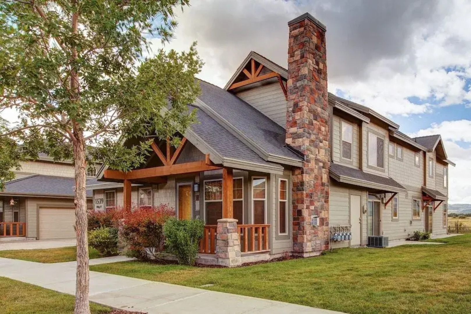 1539 West Redstone Ave Unit C2 - 3 Br townhouse by RedAwning