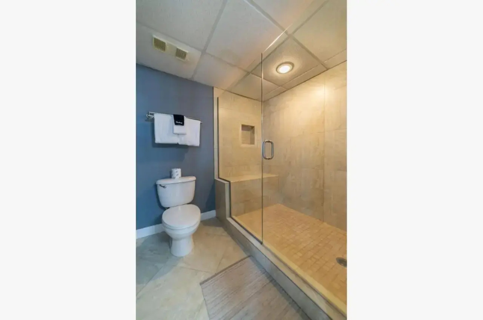 Long Beach T4-1004 'Emerald Retreat'