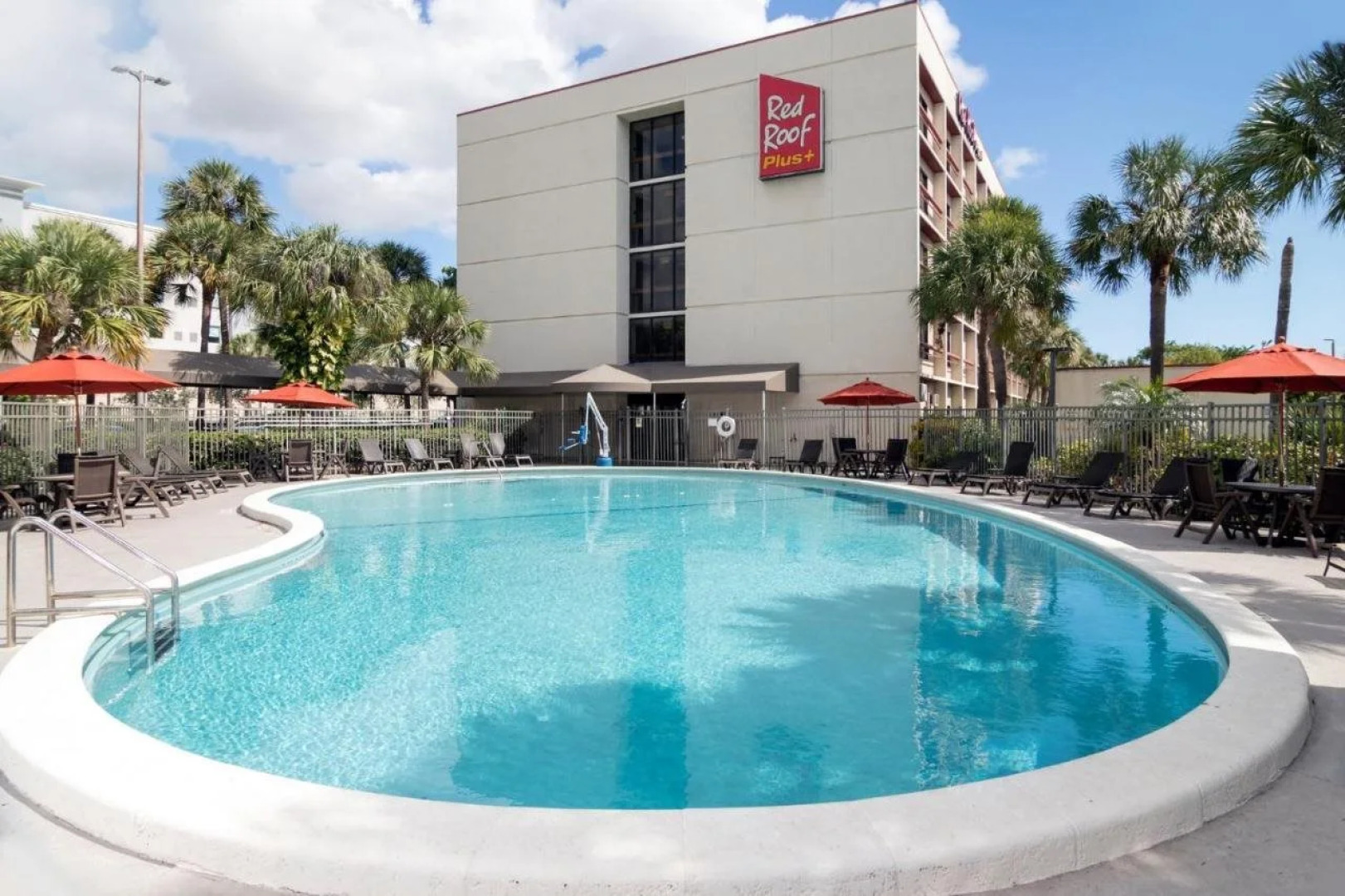 Red Roof Inn PLUS+ Miami Airport