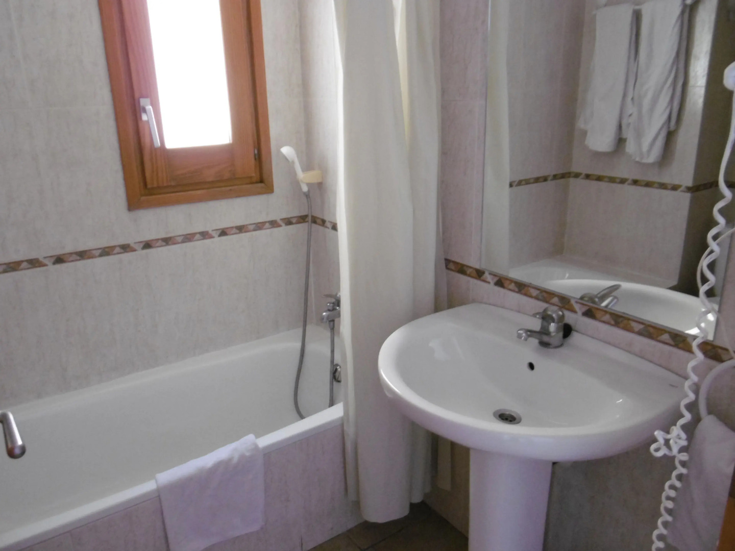 HOTEL ORENETA - Gironella