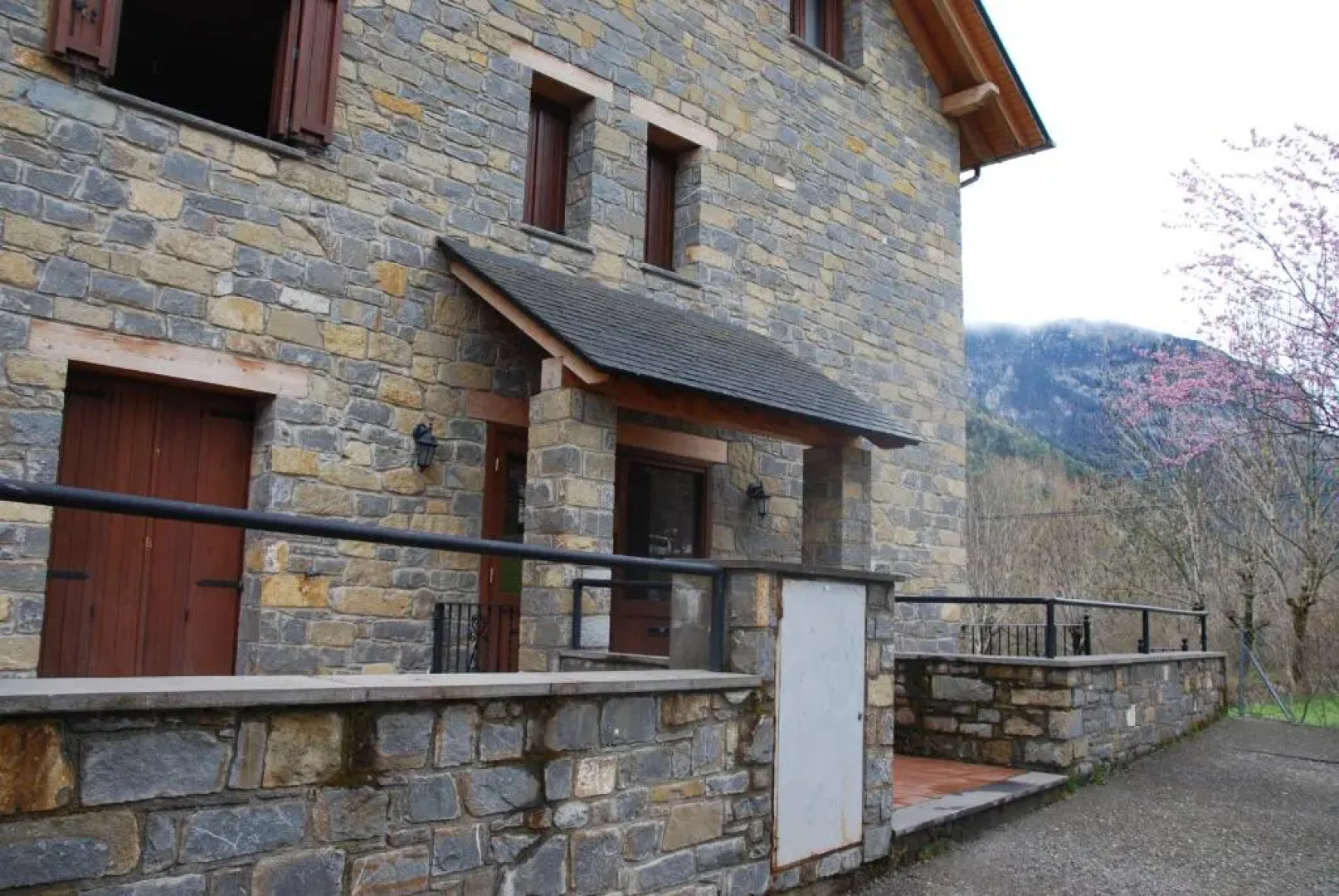 PirineosNature Apartments
