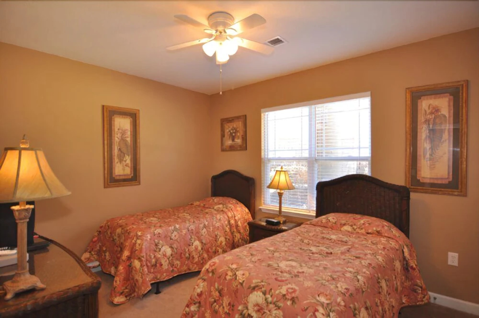 240 06 Woodlands Way 3 Bedrooms 2 Bathrooms Condo