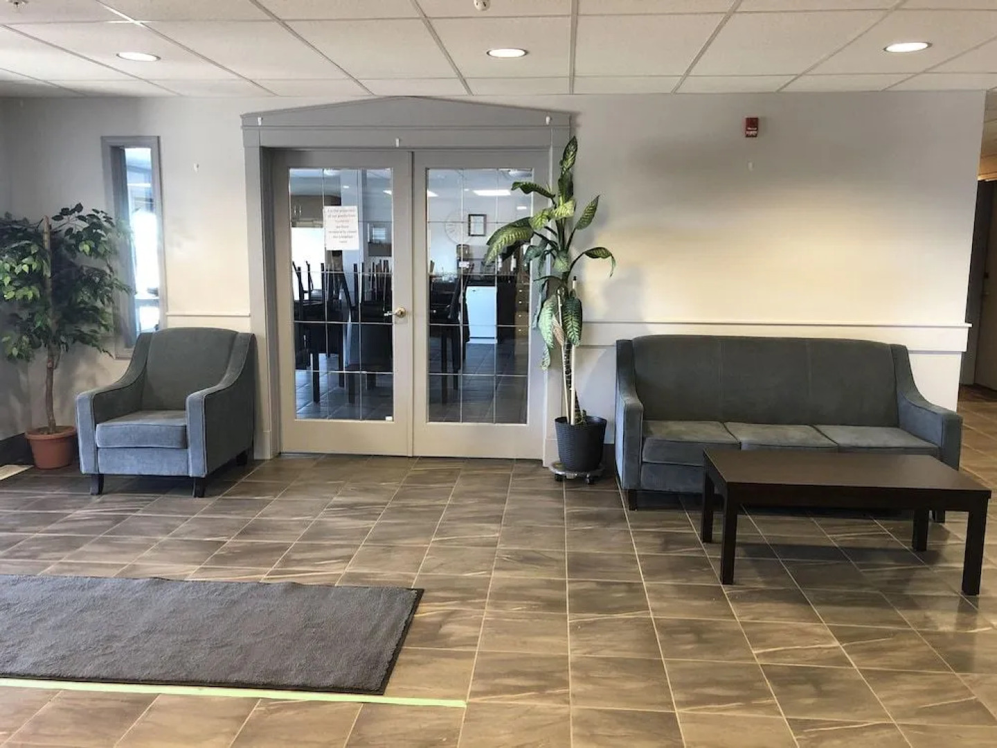 R & R Lakeview in Hardisty