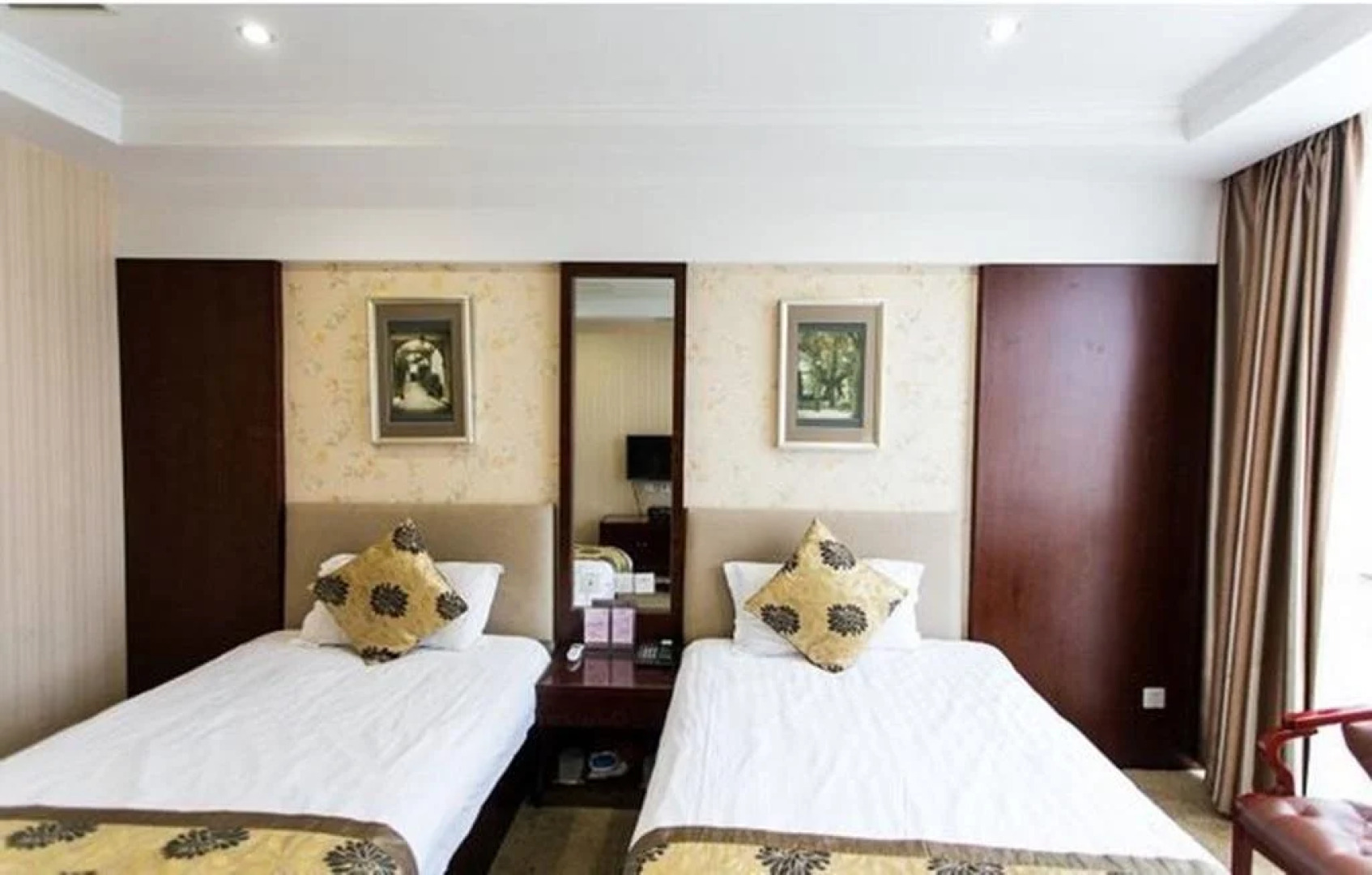 Suzhou Yangyi Business Hotel