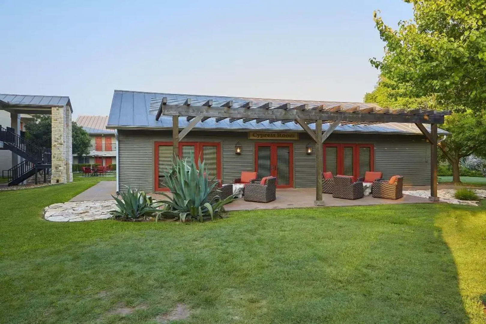 Fredericksburg Inn & Suites