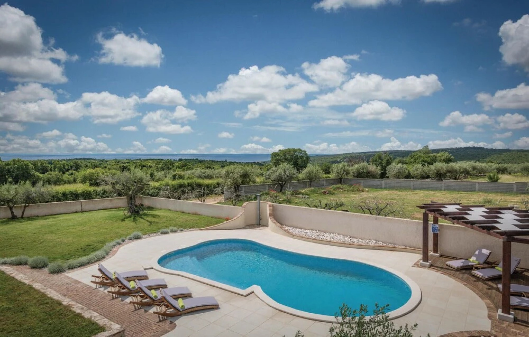 Stunning Home in Krnica With Wifi and 4 Bedrooms