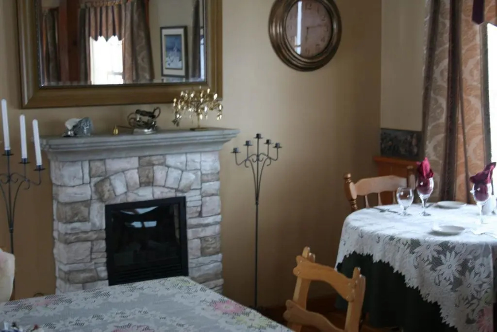 Auberge Aux Toits Rouges