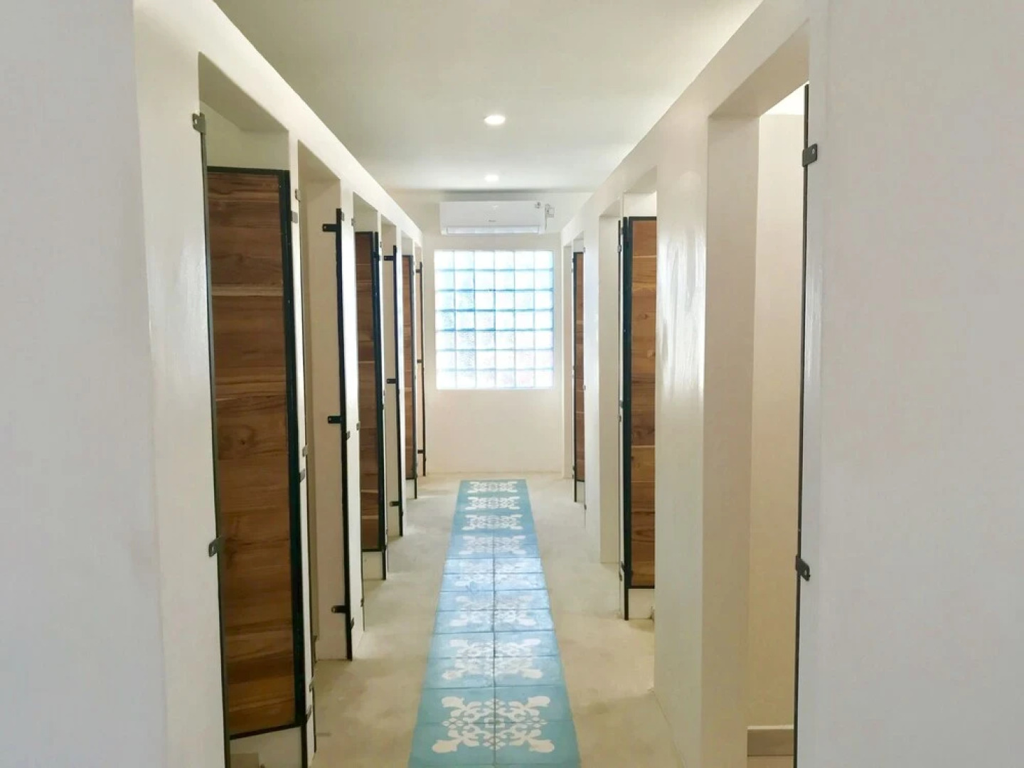 Seaesta Komodo Hotel & Hostel