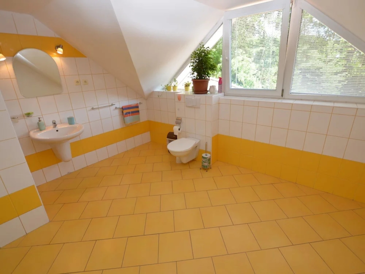 Comfortable Detached House With Large Garden