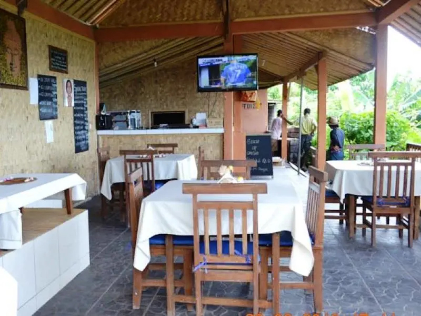 Lucky Paradise Bungalows on The Beach