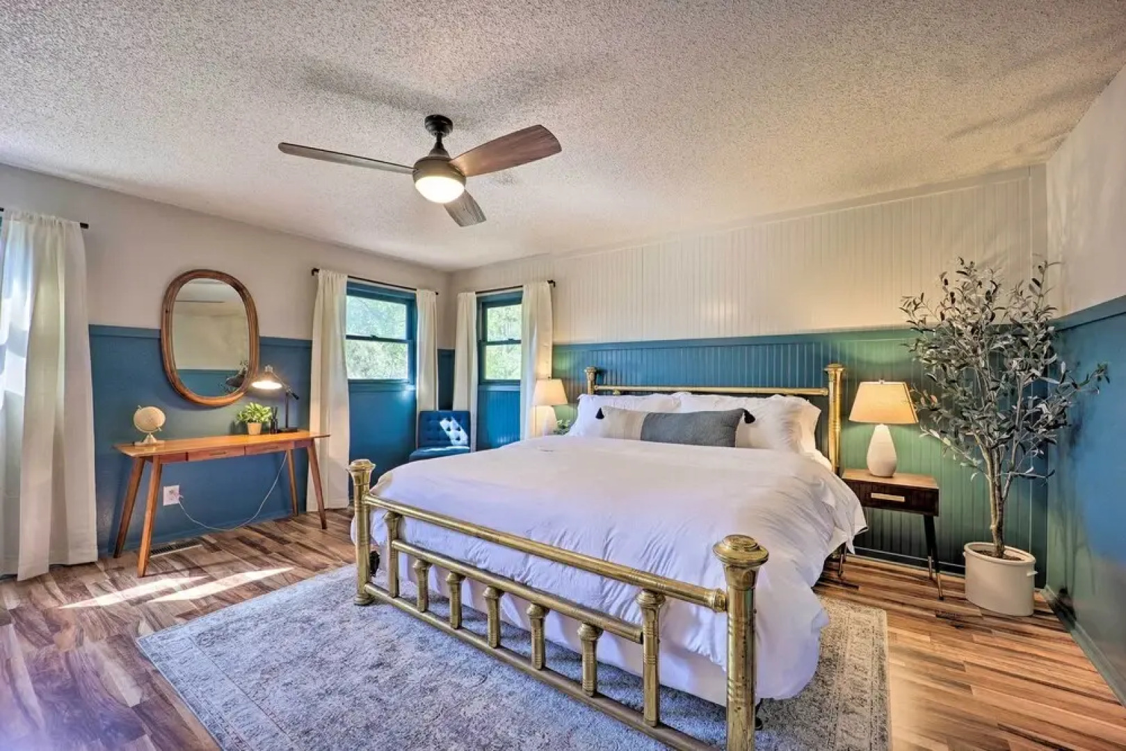 Dog-friendly Bella Vista Home w/ Grill + Deck