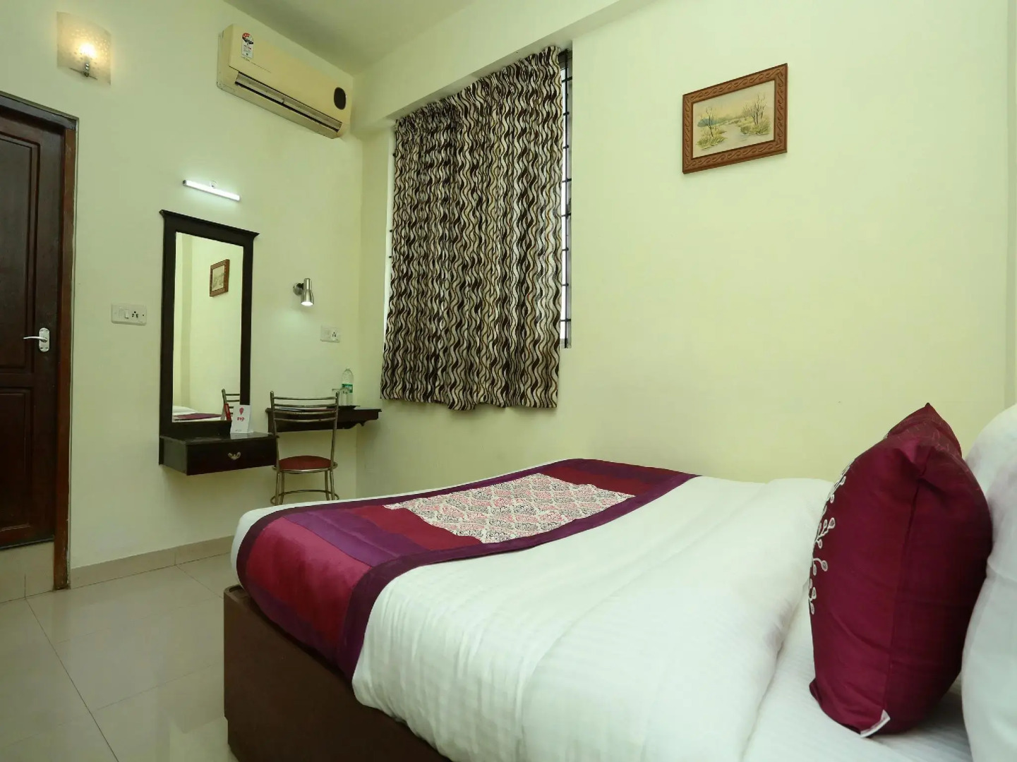 OYO 11492 Gateway Inn