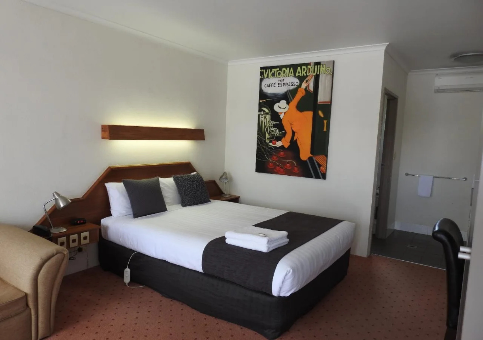 Wine Village Motor Inn