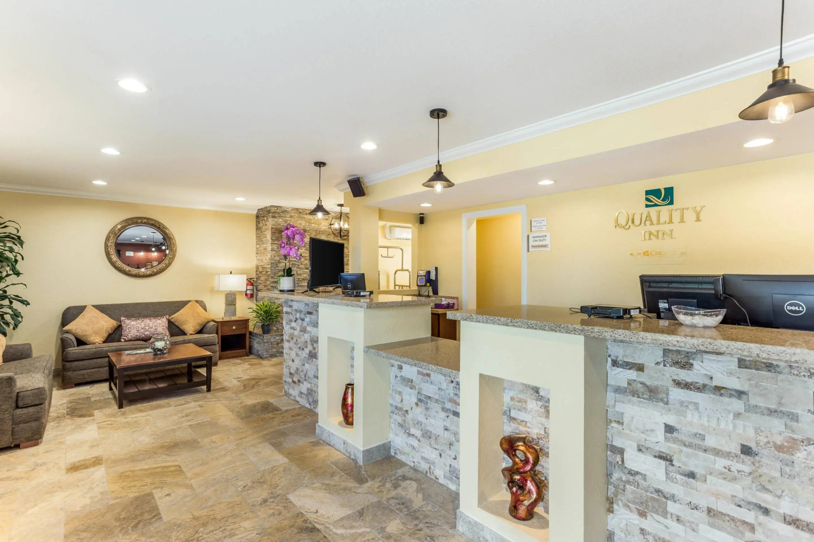 Mount Vernon Inn Escondido Downtown