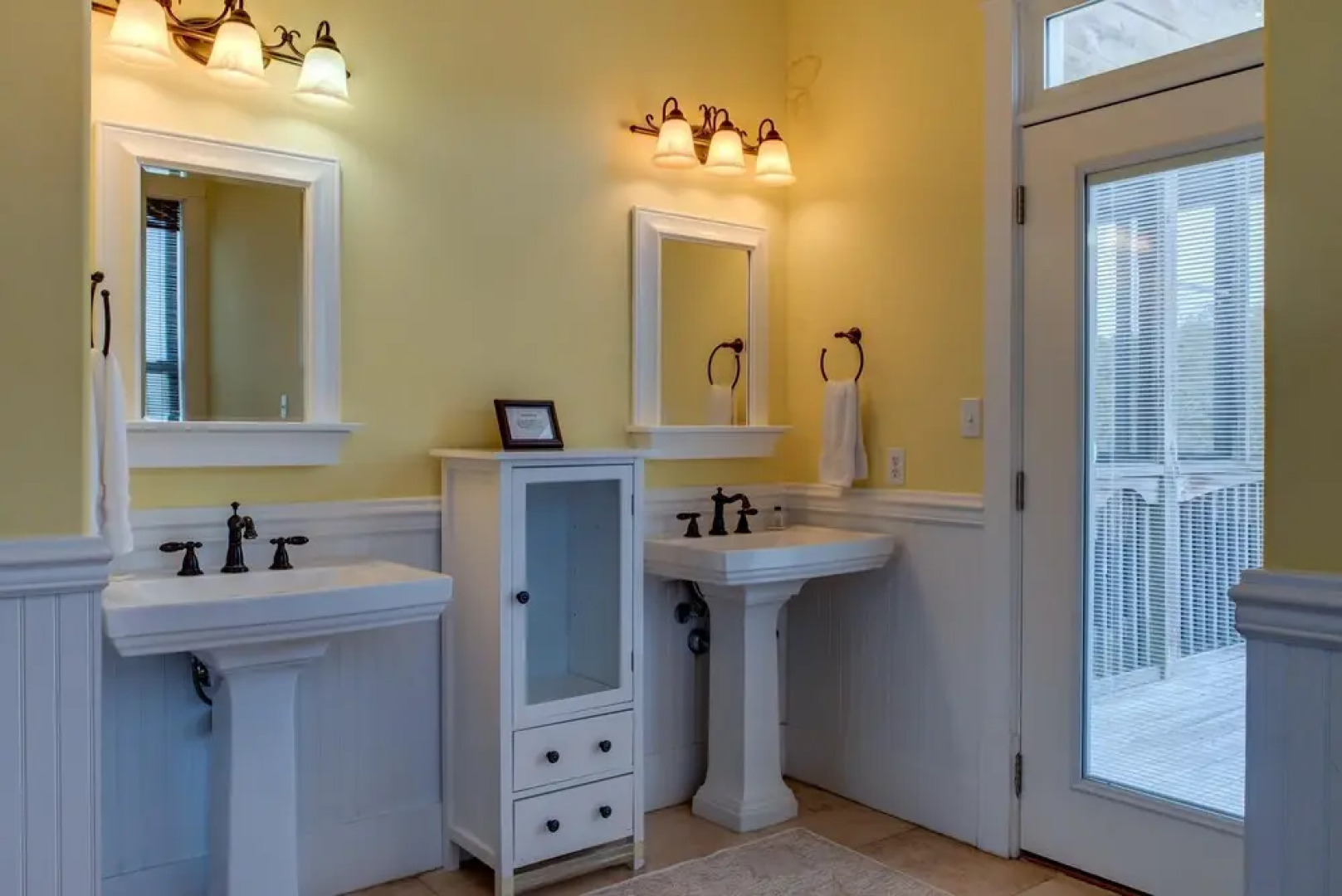 Purple Parrot - 200 Leonora Ct