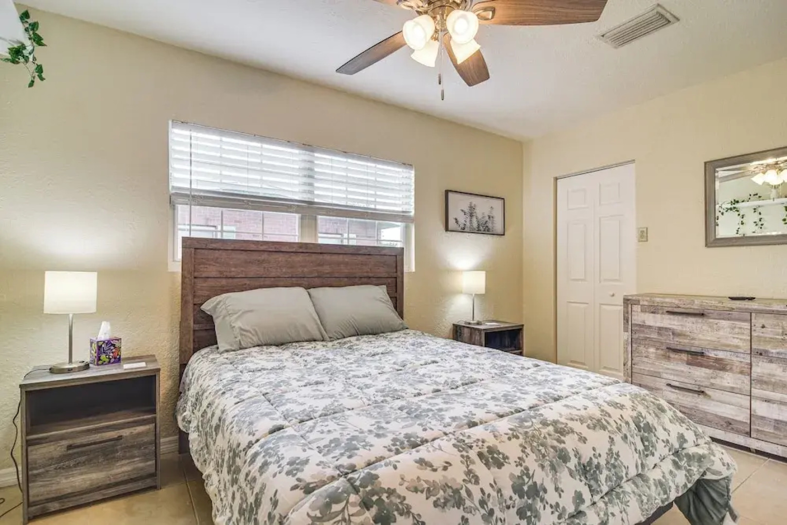 Charming Seminole Home w/ Patio: 6 Mi to Beaches!