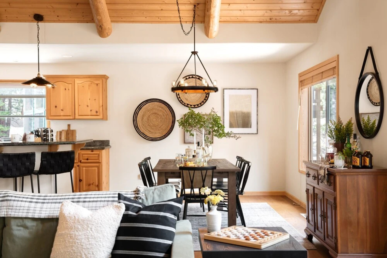 Red Fox by Avantstay Tahoe Home in the Woods w/ BBQ & Outdoor Dining!