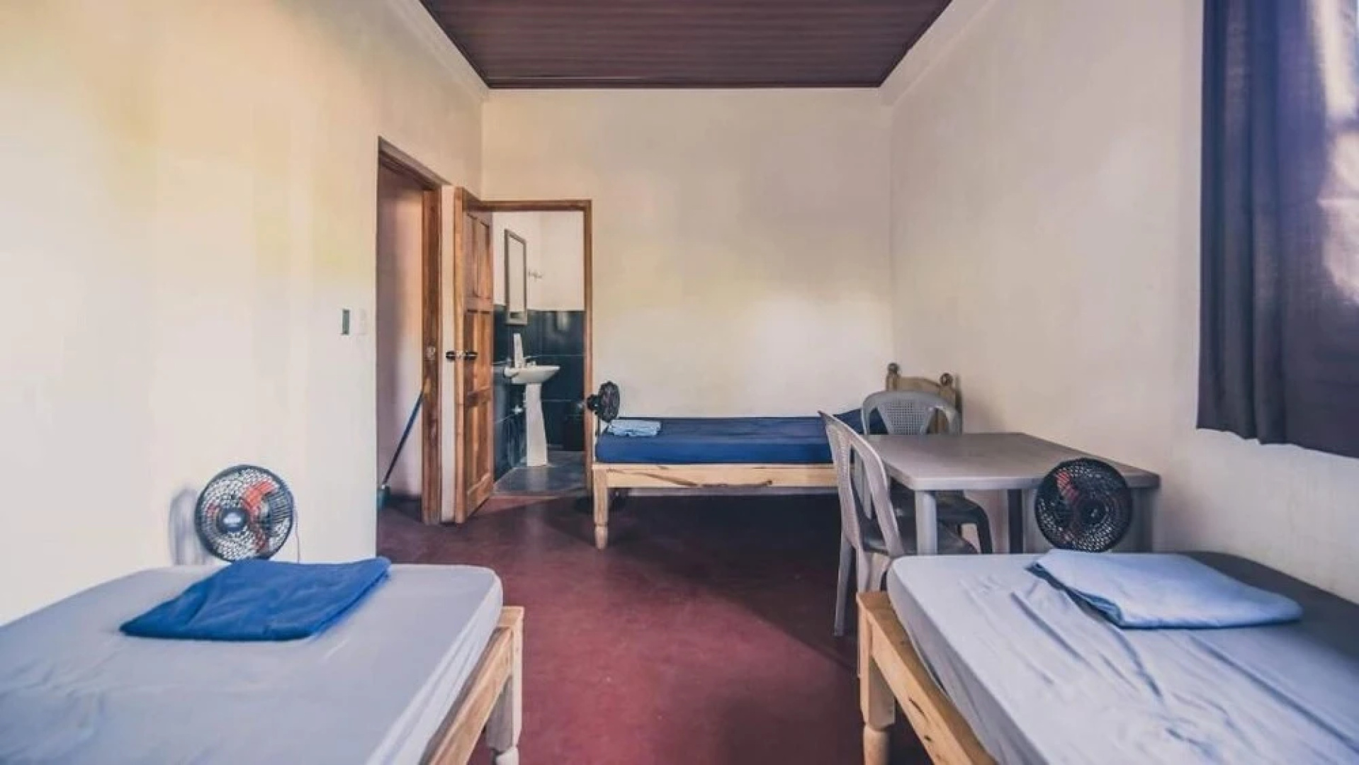 Badaboom Hostal & Surf - Hostel