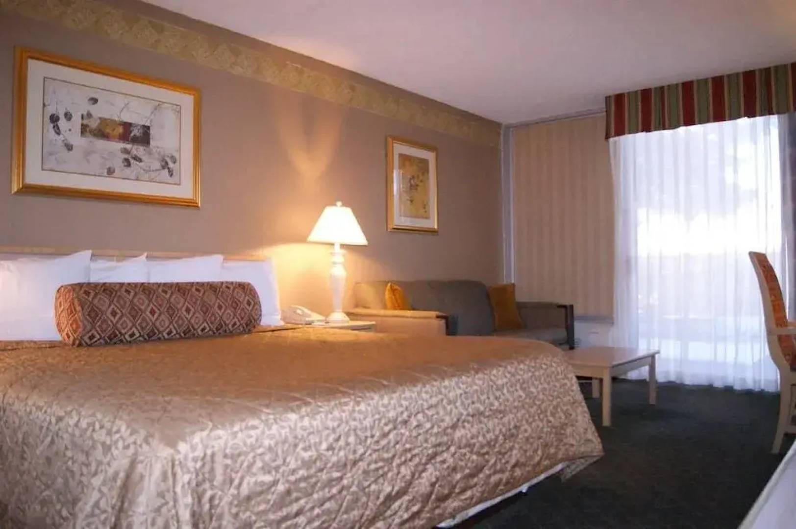 Americas Best Value Inn/brentwood Inn & Garden