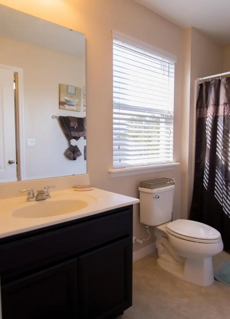 Trafalgar Retreat by Orlando Short Term