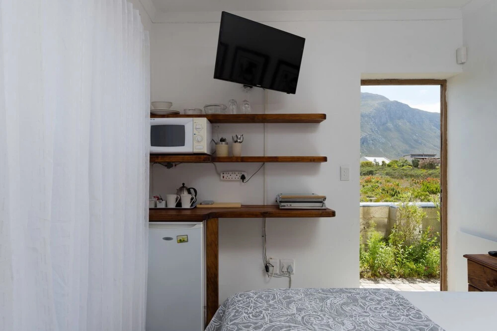 Stay at Friends (Guest house)